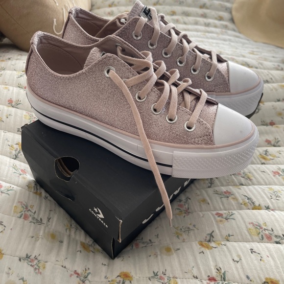 Converse Sneakers/ Glitter - Picture 2 of 7